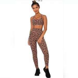 Womans workout leapord 2 peice outfit